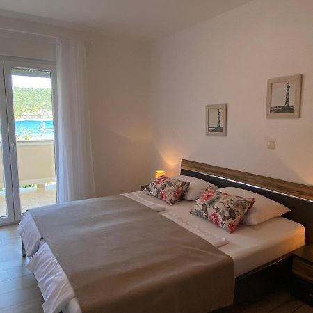 Apartments Poljak Supetarska Draga Esterno foto