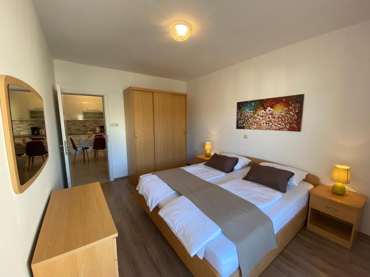 Apartments Poljak Supetarska Draga Esterno foto