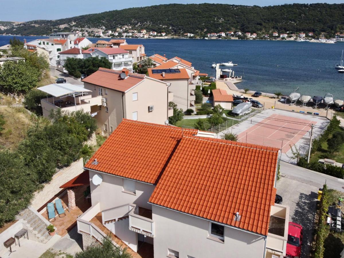 Apartments Poljak Supetarska Draga Esterno foto